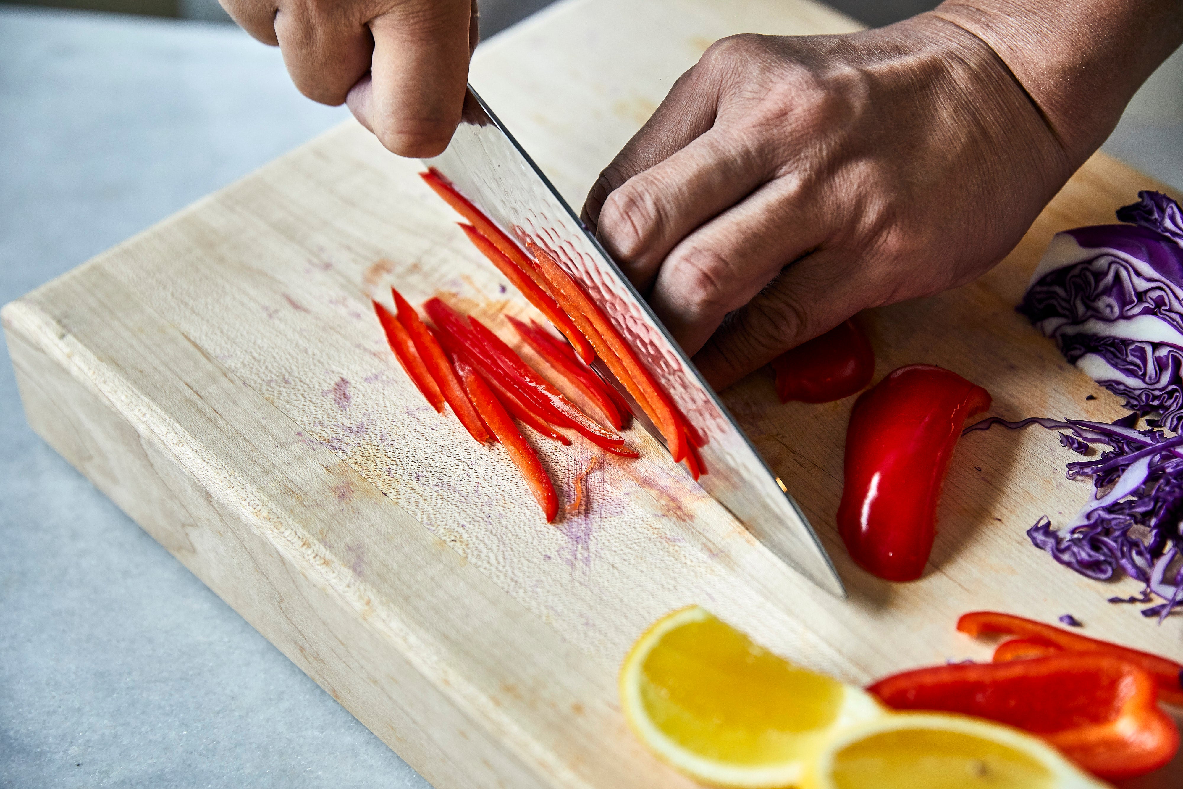 How To Hold A Kitchen Knife Like A True Chef